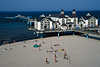 3621_Seebrücke Sellin Bild Ostseebad Strand Touristen Beachball spielen am Wasser Insel Rügen
