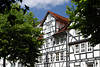 Fachwerkbau Weissfassade in Schwarzrahmen Frankenberg Altstadt Hauswand Foto