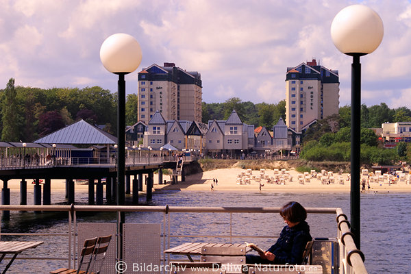 Kurhotel Reha-Klinik Seebad Heringsdorf Ostsee-Urlauber Erholung lesen auf Meerbr�cke