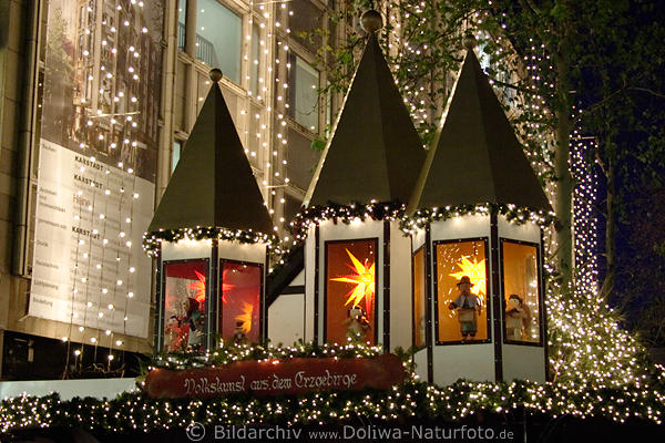 Volkskunst aus dem Erzgebirge Weihnachtsstand mit 3 Trmen am Gerhart-Hauptmann-Platz