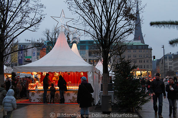 Hamburger Weihnachten am Jungfernstieg Bilder Weihnachtsmarkt Zelte mit Gebäck & Süssigkeiten