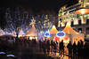 Hamburg Jungfernstieg Adventsmaile Besucher Zelte Weihnachtsmarkt Foto am Alsterhaus