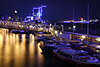 Hafen Hamburg Blaulichter an Elbe Landungsbrücken Romantik Fotos bei Nacht blaue Lichtdekoration