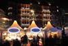 Adventsmarkt Weihnachtsgrüße Zelte Nachtlichter HamburgerHof Fassade am Jungfernstieg