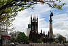 50866_ Newcastle upon Tyne city photo: The church of St Thomas The Martyr in Stadtzentrum mit Denkmalstatue
