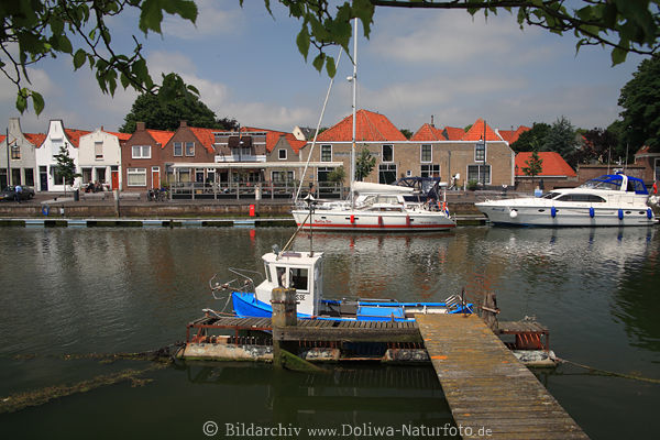 Zierikzee Oosterscheldekanal Yachten am Wasser Reisebild Urlaub in Zeeland