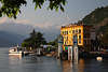 907550_ Lago di Como Flottenschiff Foto in Varenna Hafen & Hotel am Wasser Comer See in Varenna Reisebild