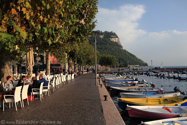 Garda Uferpromenade Cafs am Wasser Boote Hafen