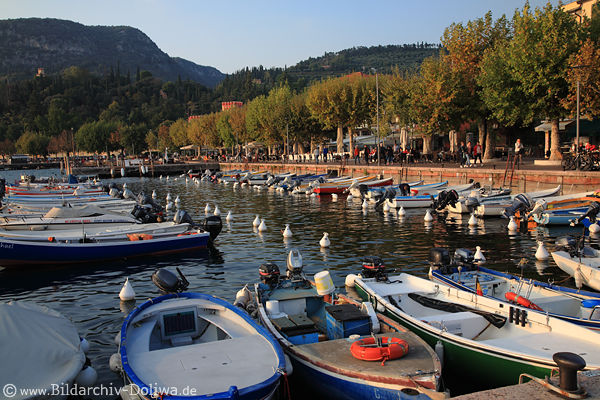 Garda Port Boote Hafenlandschaft Gardasee