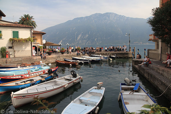 Gardasee Bootshafen Limone Wasserbucht