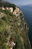 Tremosine Steilufer Gardasee Foto Berge Orte Häuser über Felswand bis Gardesana Wasserufer
