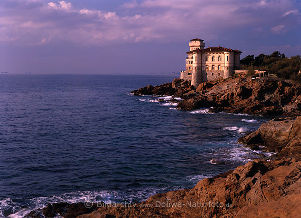 Riserva Calafuria Montenero Burg Felsenkste