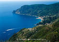 409012_Monterosso al Mare, Ortschaft in Bucht am Punta Mesco in Cinque Terre NP