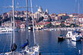Imperia Foto bunte Stadt am Meer Ligurien Port Boote Azurwasser Reise an Riviera