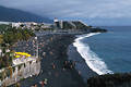 Badestrand Puerto Naos Foto Hotel am Meer Urlaubsidylle La Palma Seeküste Badegäste