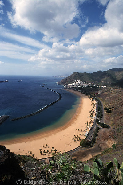 Playa de Las Teresitas Foto vor San Andres weisser Strand Teneriffa Kste Urlaubsort
