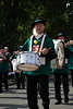 Trommel-Orchester in Marsch-Parade beim Erntefestumzug Foto, Trommler Rhythmen spielen