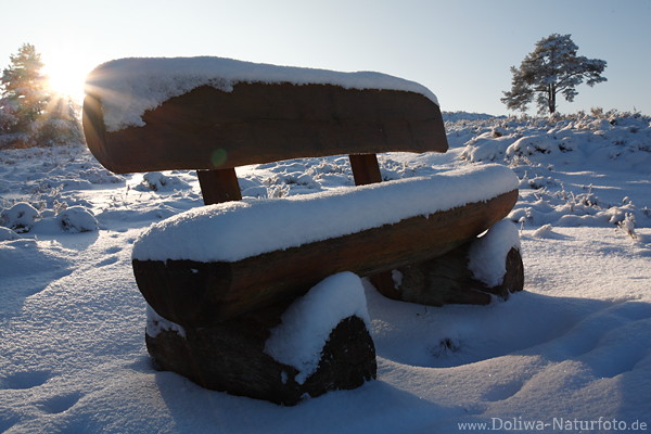 Sonne Sternlicht ber verschneite Bank in Winterlandschaft Schnee