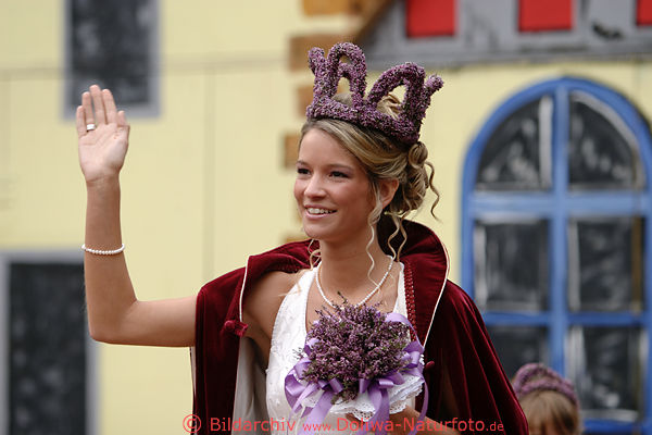 Heideknigin Sabrina Rhrs nach Krnung 2005 im Freilichttheater Hpen