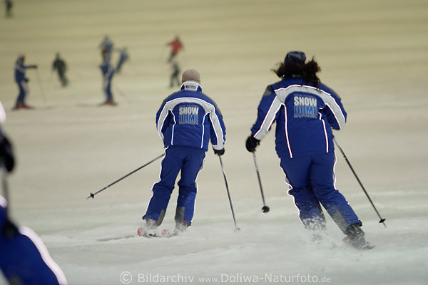 Skifahrer auf Hallenpiste Skihalle Bispingen Sportfoto Schneepiste LüneburgerHeide