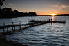 109931_Haarschen-See in Masuren Wasserlandschaft Foto Abend-Romantik, Sonnenuntergang über Seesteg