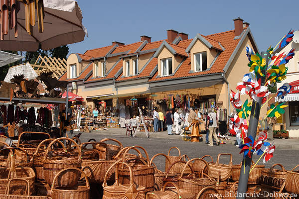 Basar Heilige-Linde Flechtkörbe Geschenke-Läden Wallfahrtsort Swieta Lipka