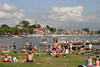 Badestrand Nikolaikensee Foto Masuren Stadtpanorama Freibad Mole Uferwiese Touristen