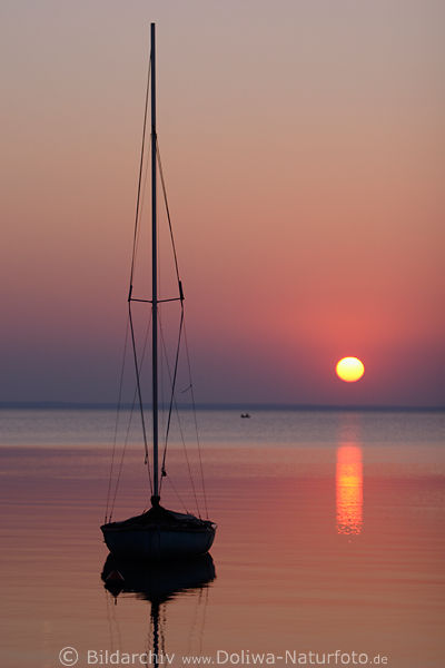 Masuren rote Sonne Seehorizont Landschaft Romantik Sonnenuntergang in Wasser Spirdingsee