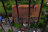 705925_ “Schwedische Gardinen” Foto Ausblick nach unten vom Leuchtturm Funkenhagen zum Haus auf Hof