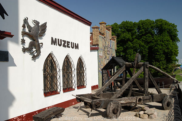 Wolliner Waffenmuseum Katapult (groe Schleuder) alte Waffe aus dem Mittelalter