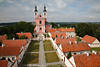 Kloster Wigry Hof Doppelturmkirche Panoramabild in Nationalpark Seenlandschaft bei Suwalki