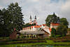Parkgarten Bild Klosters Wigry Kontemplation Platz Meditation im Grünen Foto vor Klostermauer