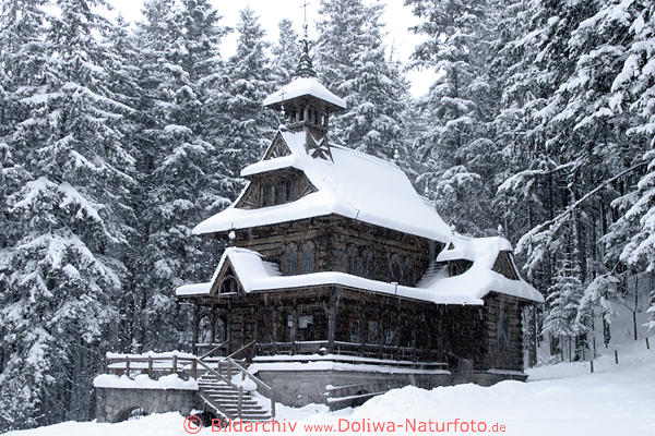 Jaszczurwka Kapelle im Schneefall Winterbild Zakopane