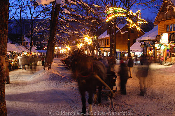 Zakopane Pferdekutschen in Krupwki Fussgngerzone Weihnachtszeit Winter Fotografie