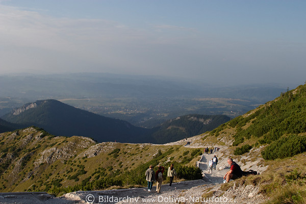 Bergpass Hohe Tatra Wanderer Foto Blick auf Bergt�ler im Nationalpark der Karpaten