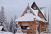 40276_typische Kneipe im Zakopanestil, Schnee Winterbild aus Zakopane auf Gubalowka