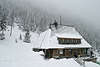 40416_Hohe Tatra Herberge Foto auf Hala Kondratowa, Holzhütte in Schnee, Unterkunft, Unterschlupf für Wanderer