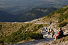 47337_ Wanderer Touristen auf Wanderung bei “Przelecz miedzy Kopami” Bergwanderer Erholung Foto auf Wanderweg