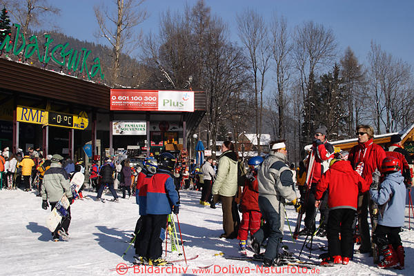 Wintersport in Zakopane Foto: Skilifte Station am Berg Gubalwka Skifahrer Urlaub auf Schnee