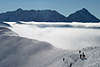 Winter Gratwanderung Hohe Tatra Gipfel Vel`ka kopa mit Wolkennebel über Skipiste & Ticha dolina Tal