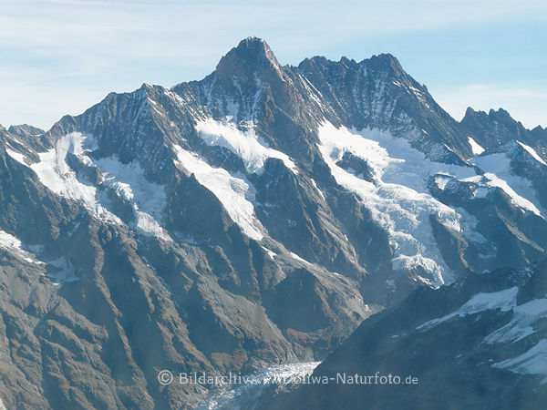Berner Berggipfel felsige Alpenlandschaft in Schnee Fernsicht vom Jungfraujoch