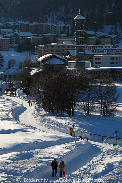 Schneetunnel von St.Moritz Winterweg Spaziergang