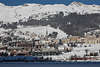 Sankt Moritz Winterfoto Berghang Wald Skipisten Naturfoto Alpenpanorama ber City am Seeufer