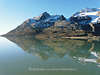 EA-0046_ Lago Bianco Felsen Bergwelt Spiegelung im Seewasser Foto