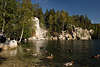 710027 Adersbacher See stille Natur an Felsen, Enten im Wasser & Menschen am Ufer der Wasseroase