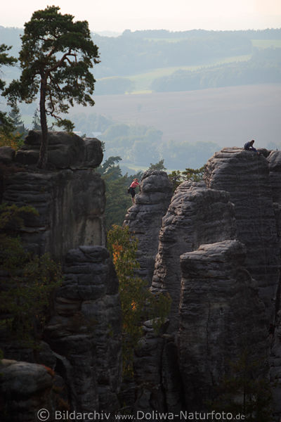 Felsenkletterer Sandsteingebirge Prachovske skly bizarre Felsentrme