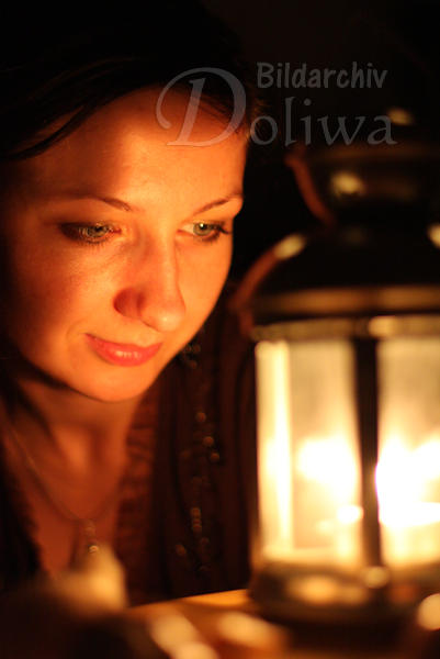 Mdchen Gesicht im Lampenlicht hbsche Frau Rotlicht-Portrait