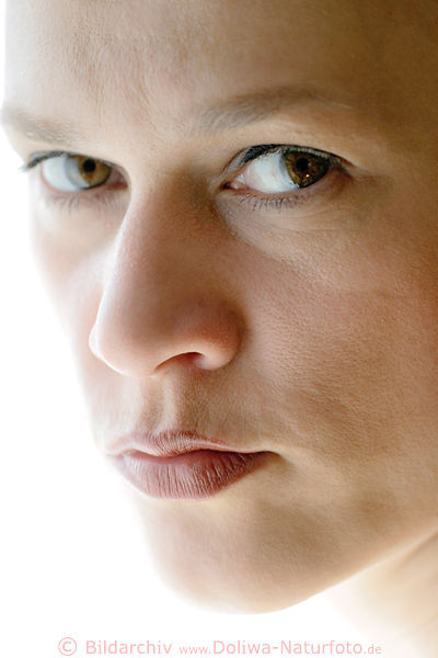 Womens beauty face Gesicht make-up Lippen Auge geschminkt