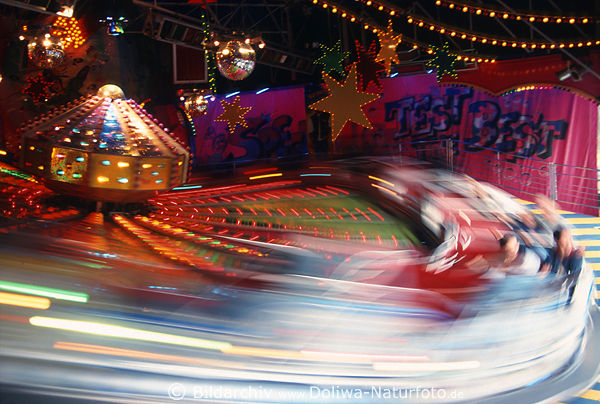 Fliegende Tassen Karusell Drehfahrt