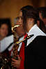 1102560_ Musikkapelle Kastelruth hübsche Musikerin Foto in Regionaltracht mit Instrument, Mädchen auf Bühne